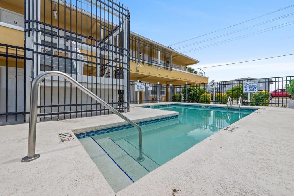 미를 비치 Perfect Location 1Br Pool Parking Outside Area 8 아파트 외부 사진